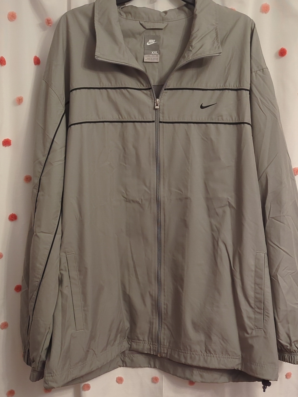 Nike Light Gray Full-Zip Windbreaker with Black Accents